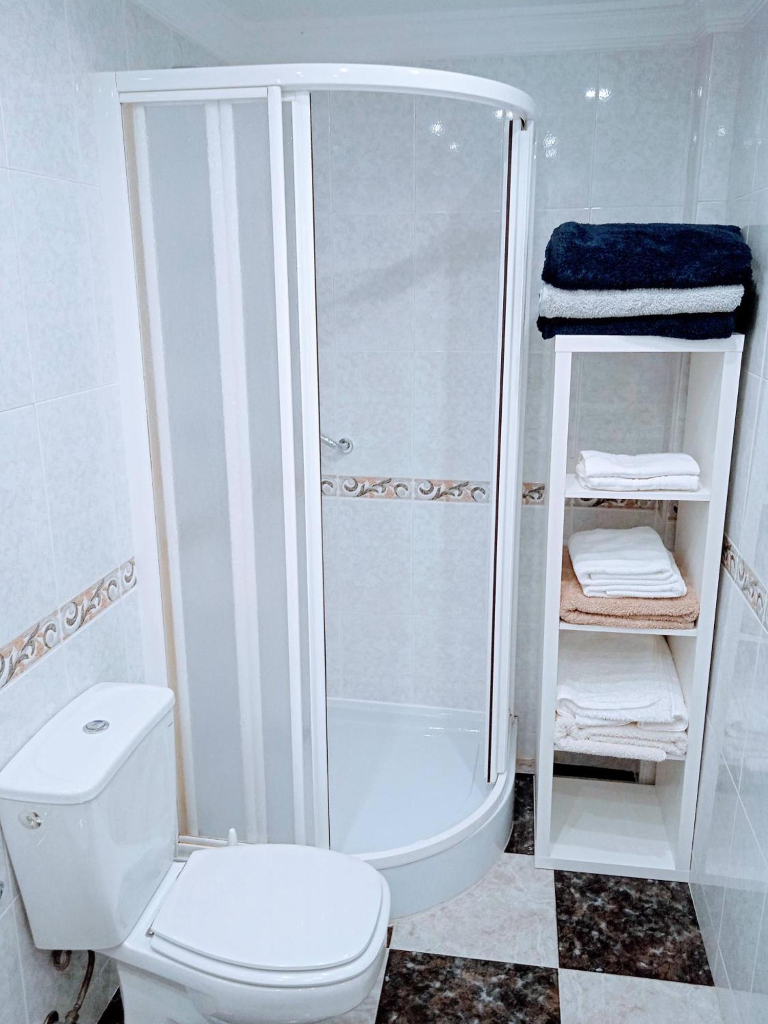 Iberos Royal Appartement La Zubia  Buitenkant foto