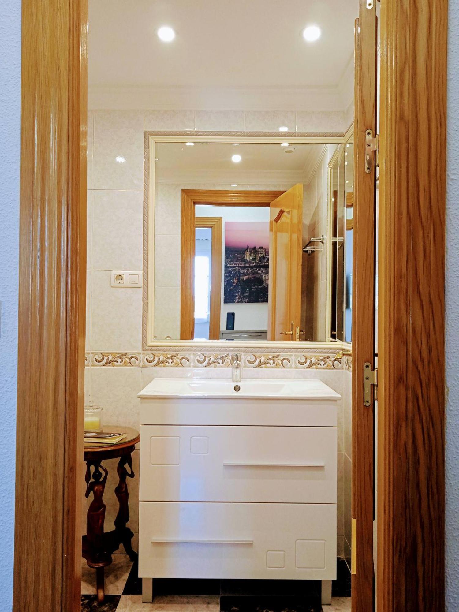 Iberos Royal Appartement La Zubia  Buitenkant foto