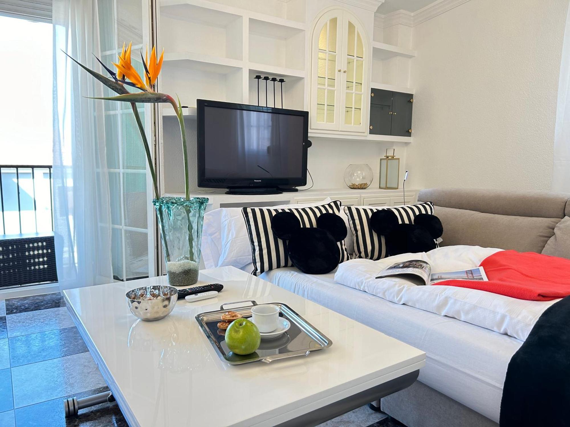 Iberos Royal Appartement La Zubia  Buitenkant foto